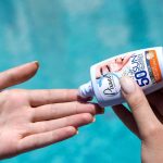 تست کرم ضد آفتاب بی رنگ پوست خشک و حساس پیکسل SPF50